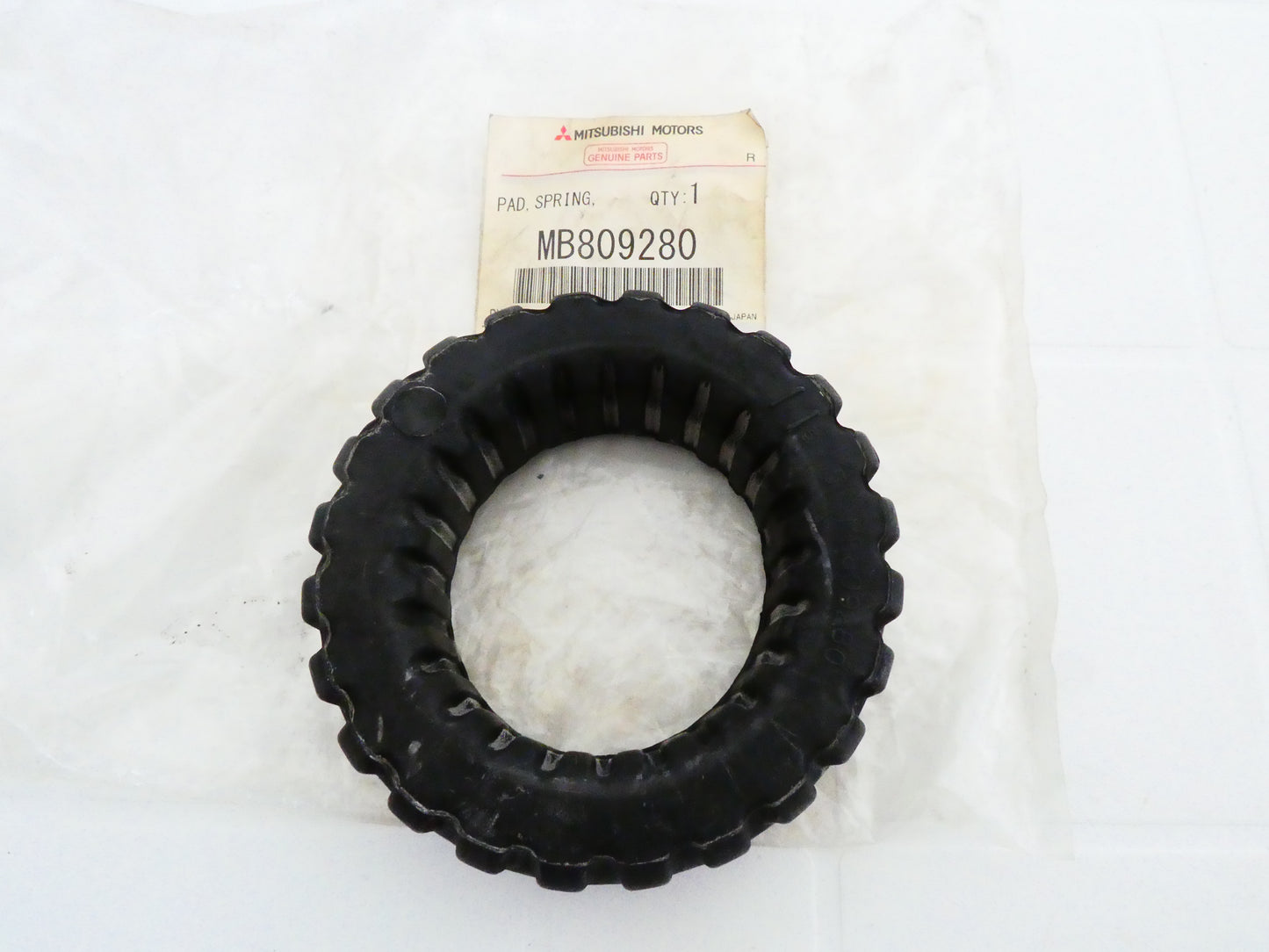 per mitsubishi  colt carisma mirage lancer tampone silent block gomma ammortizzatore posteriore  damper pad rear shock absorber mb809280