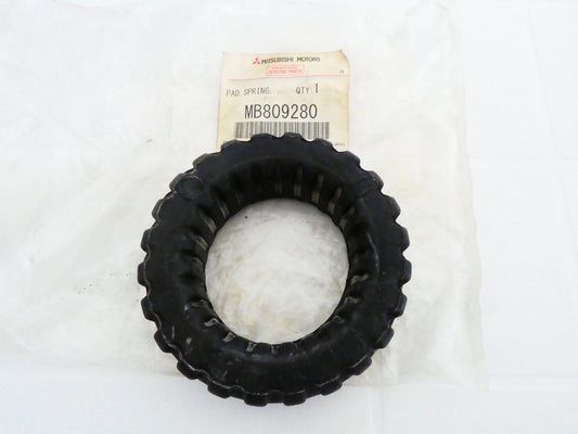per mitsubishi  colt carisma mirage lancer tampone silent block gomma ammortizzatore posteriore  damper pad rear shock absorber mb809280