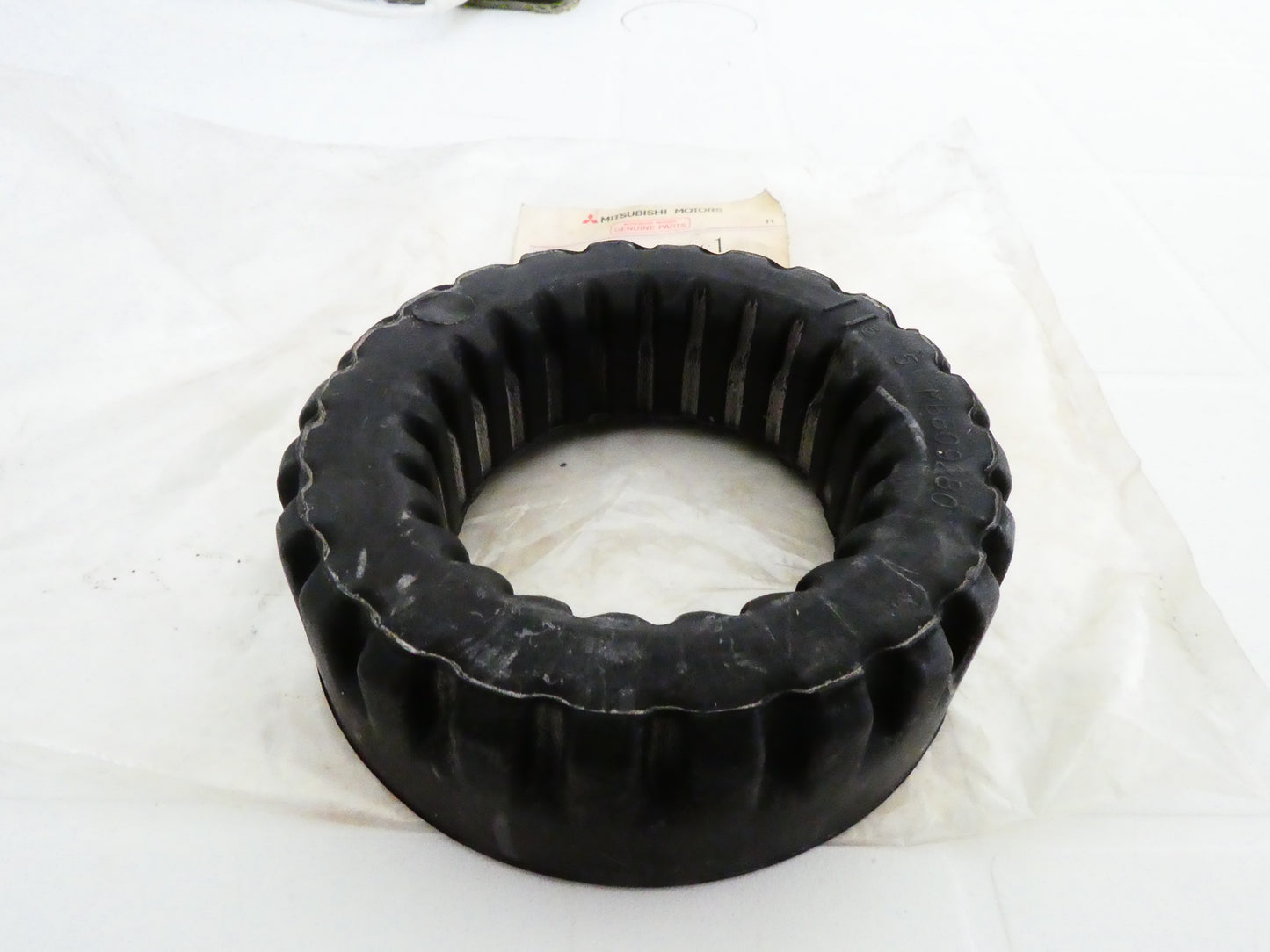 per mitsubishi  colt carisma mirage lancer tampone silent block gomma ammortizzatore posteriore  damper pad rear shock absorber mb809280