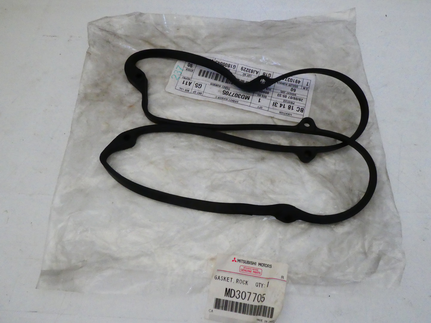 per auto mitsubishi guarnizione coperchio punterie gasket rocker cover MD307705