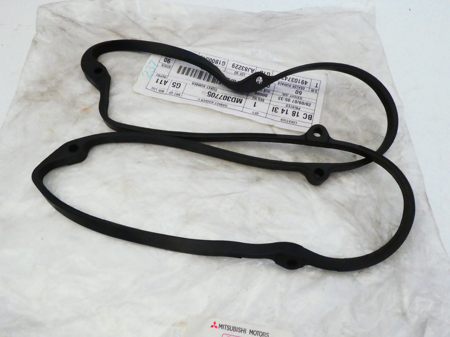 per auto mitsubishi guarnizione coperchio punterie gasket rocker cover MD307705