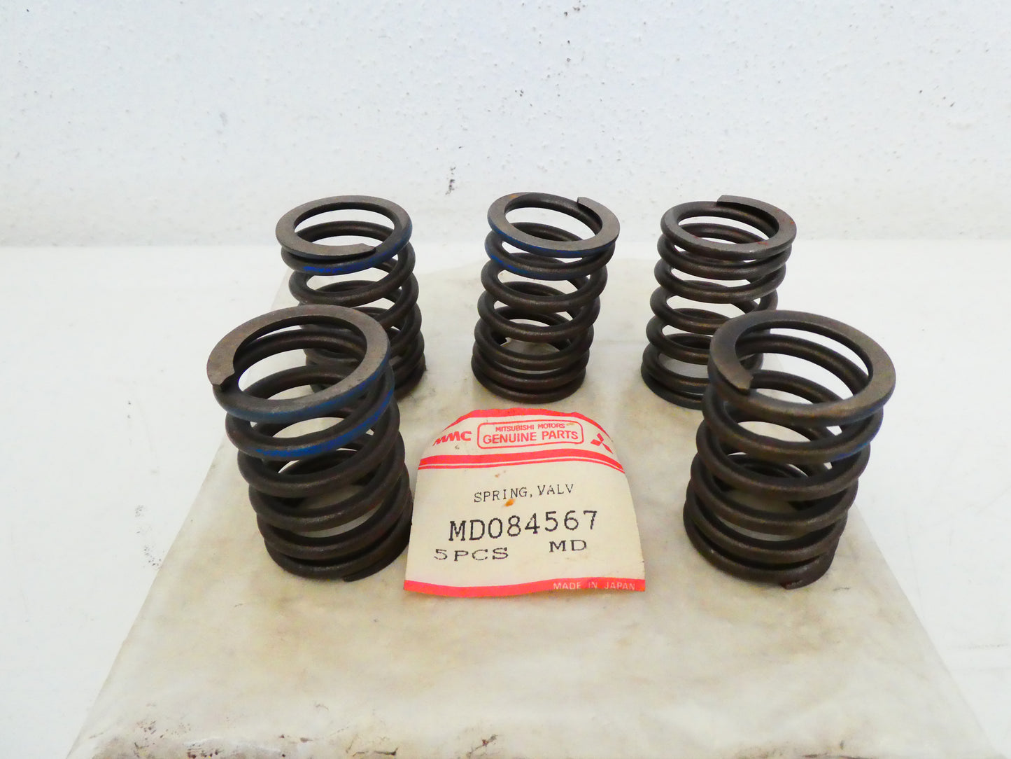 per auto mitsubishi galant 1984 1992   kit 5 molle valvola scarico aspirazione spring valve exhaust inlet md084567 (Copia) (Copia)