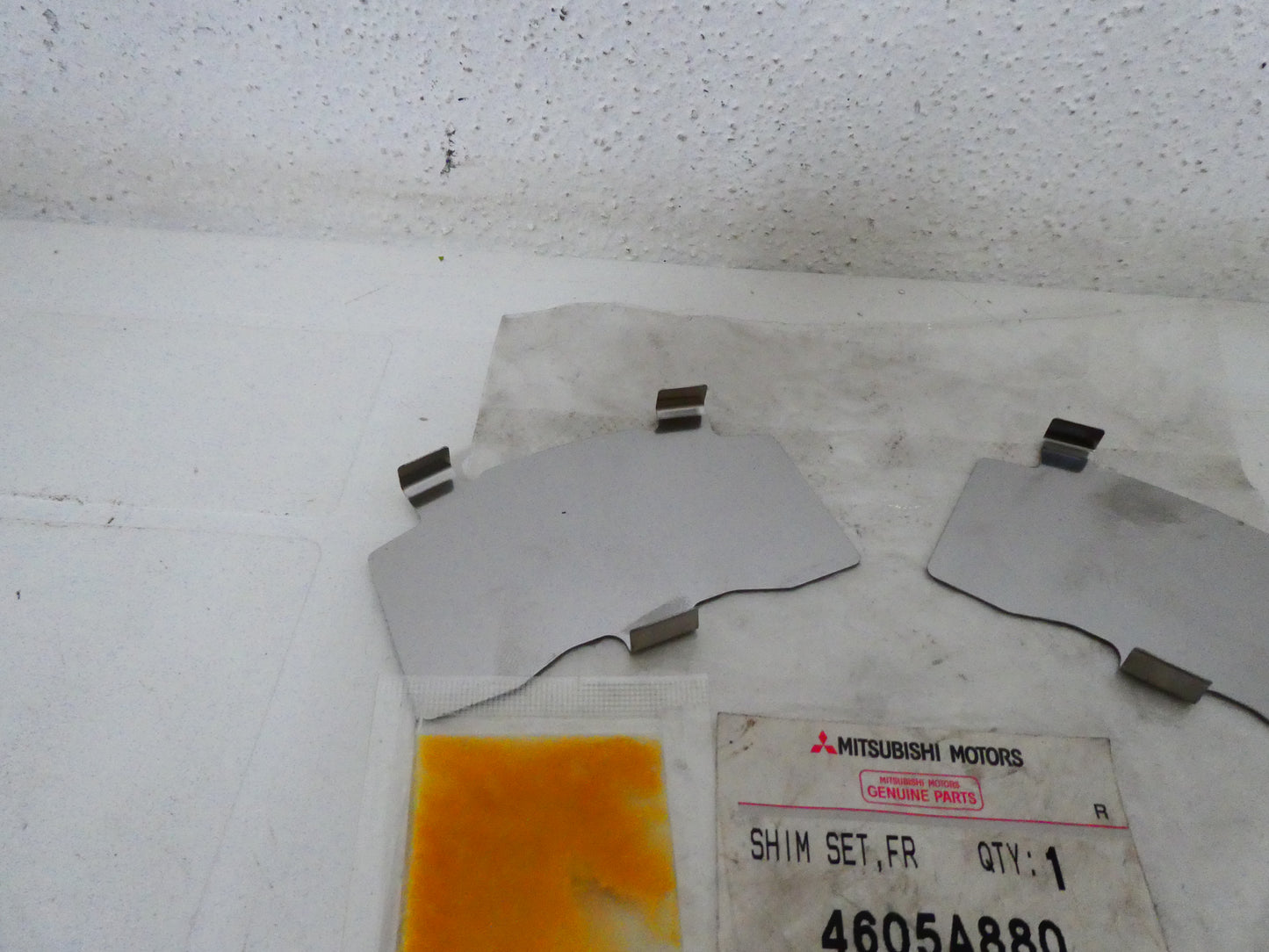 per auto mitsubishi asx clip spessori pastiglie freno anteriori shim brake pads front disc 4605a880