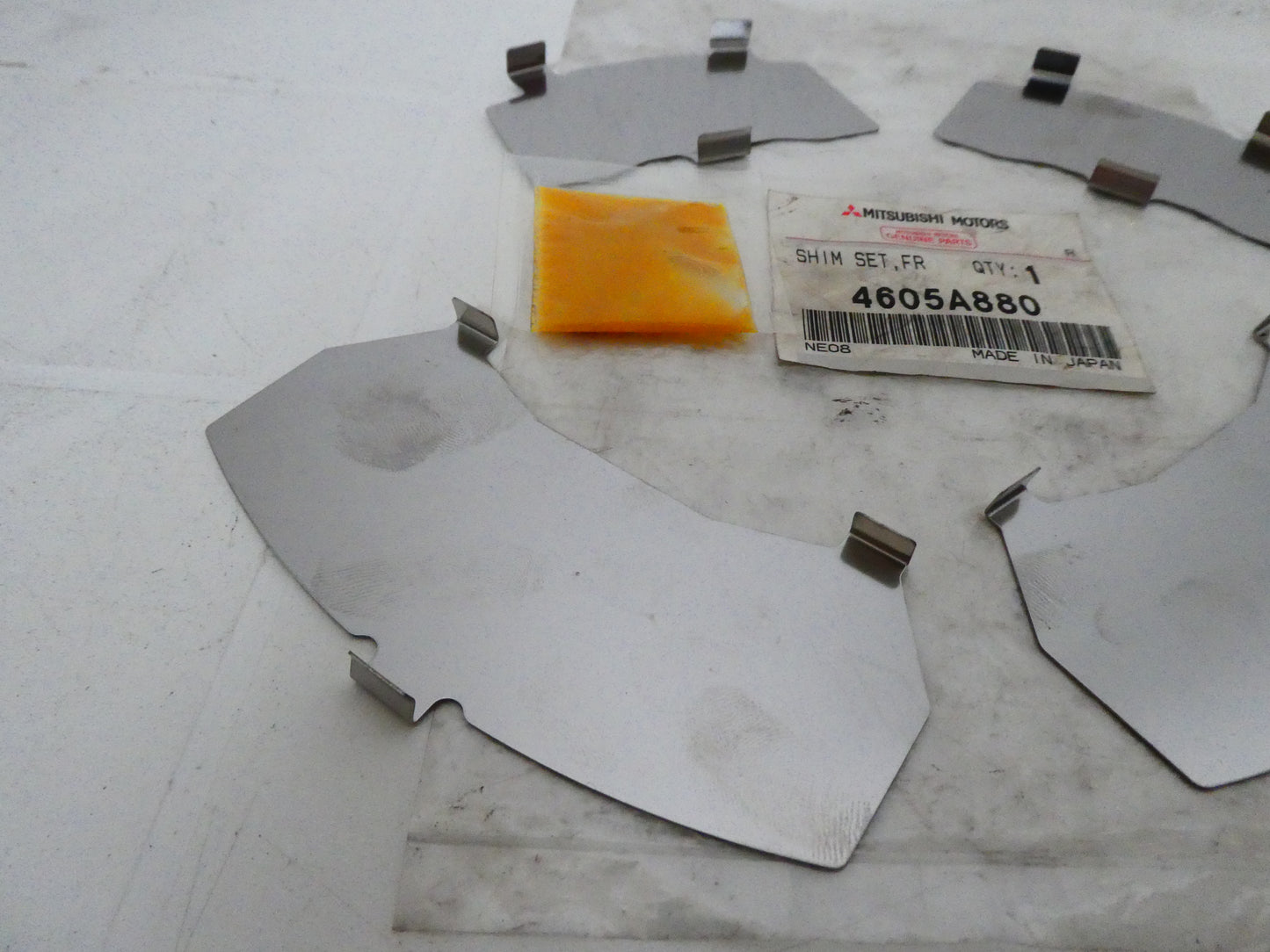 per auto mitsubishi asx clip spessori pastiglie freno anteriori shim brake pads front disc 4605a880