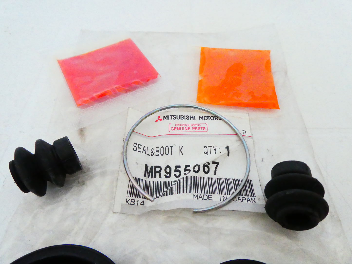 per mitsubishi grandis 04 09 guarnizioni paraolio pinza freno posteriore brake rear caliper seal mr955067