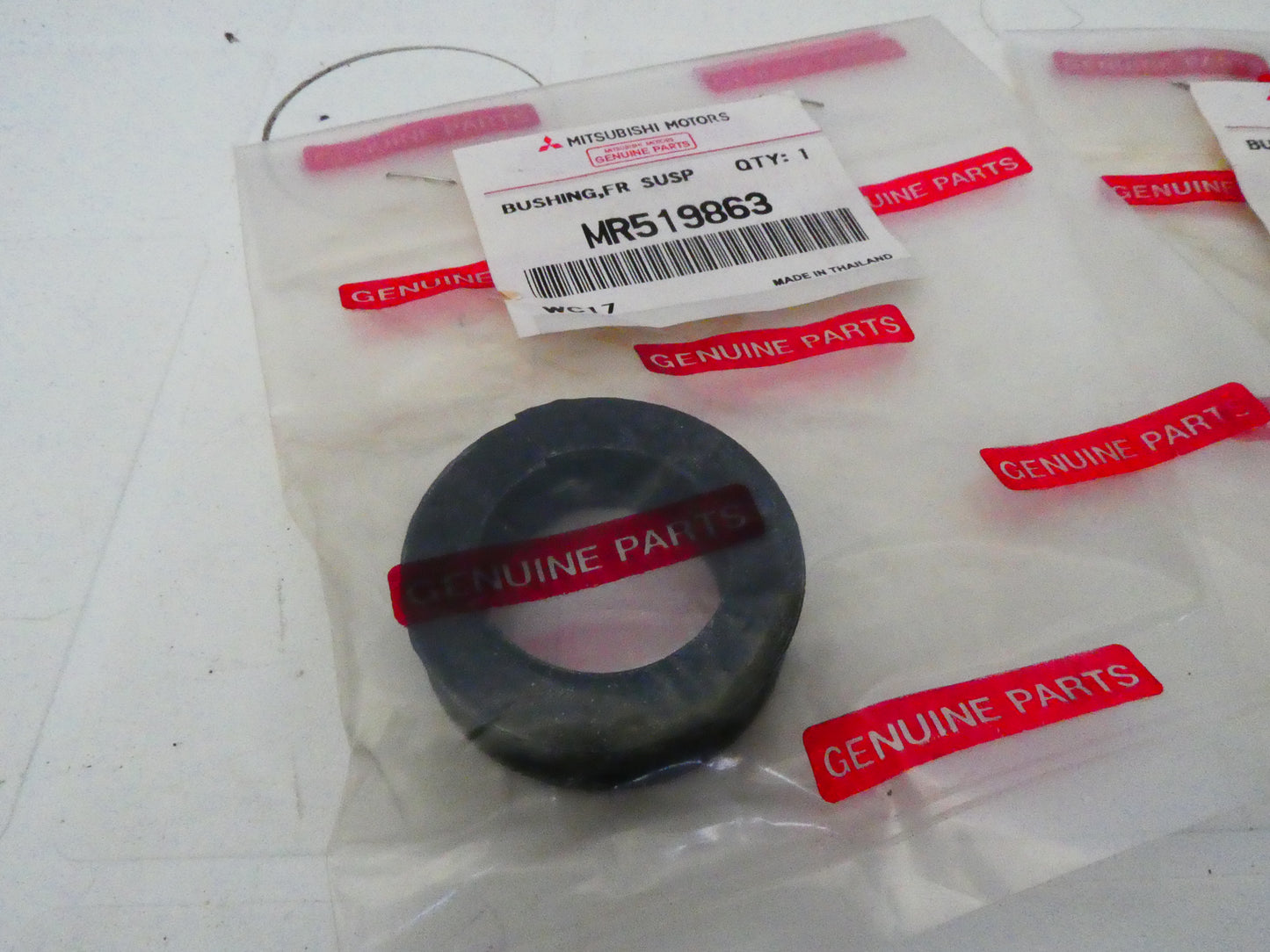 per mitsubishi L200 k74t k75t1996 2007  coppia gommini barra stabilizzatrice bushing front stabilizer bar mr519863