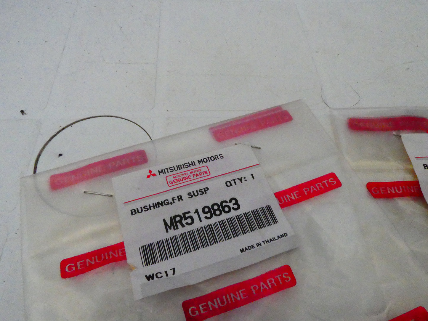 per mitsubishi L200 k74t k75t1996 2007  coppia gommini barra stabilizzatrice bushing front stabilizer bar mr519863