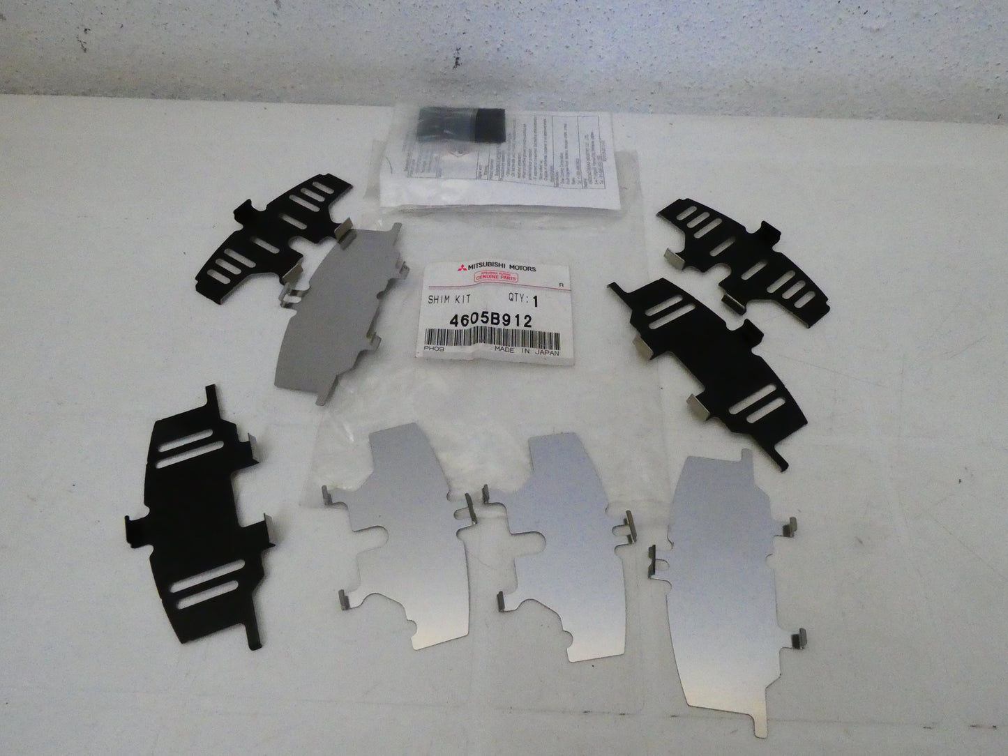 per auto mitsubishi delica d5 asx outlander piastrine spessori pastiglie freno posteriore shim rear brake pads 4605b912