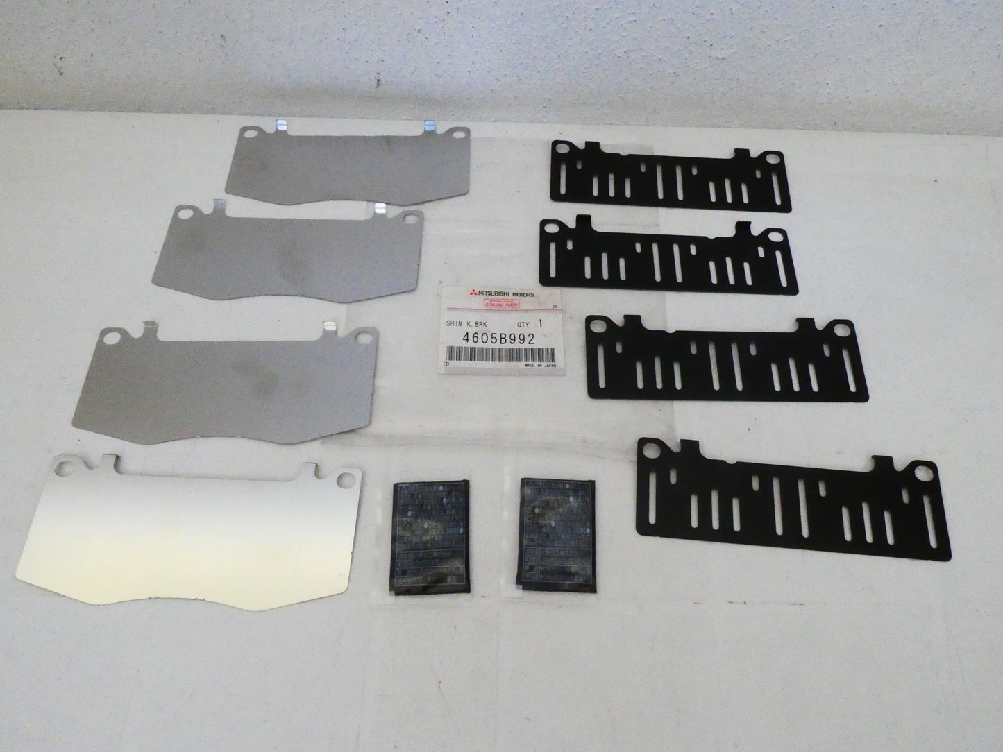 per mitsubishi pajero v90 w98w 06 21 spessori pastiglie freno anteriori shim brake pads front 4605b992