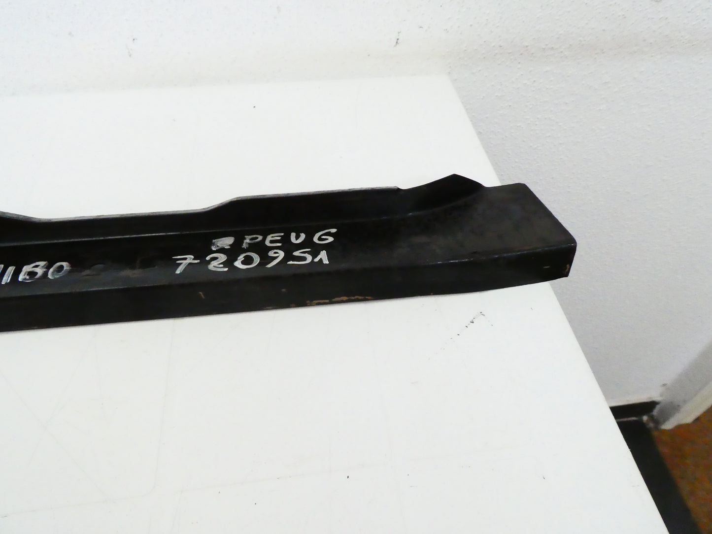 per auto peugeot 205 traversa anteriore inferiore panel front inferior body panel  rhibo 720951