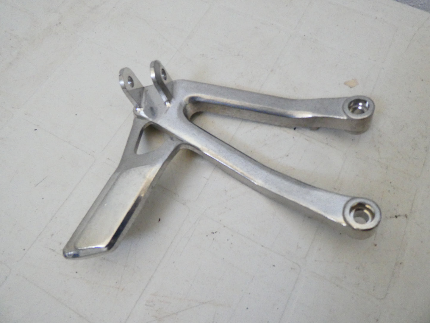 PER APRILIA AF1 125 sintesi replica 8132639 staffa supporto pedana sinistra moto 88 1989 bracket footpeg motorcycle