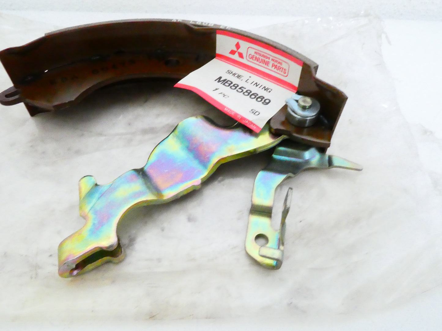 per auto mitsubishi ganascia freno destra con meccanismo shoe brake right lining lever mb858669