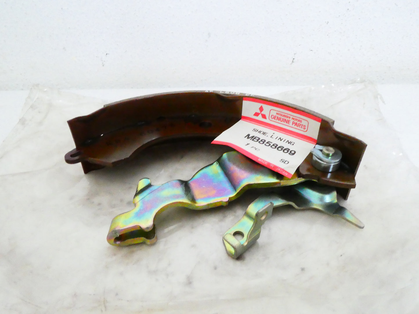 per auto mitsubishi ganascia freno destra con meccanismo shoe brake right lining lever mb858669