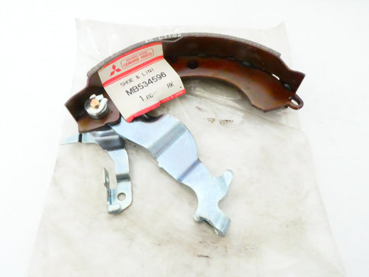 per auto mitsubishi ganascia freno sinistra  con meccanismo shoe brake left  lining lever mb534596