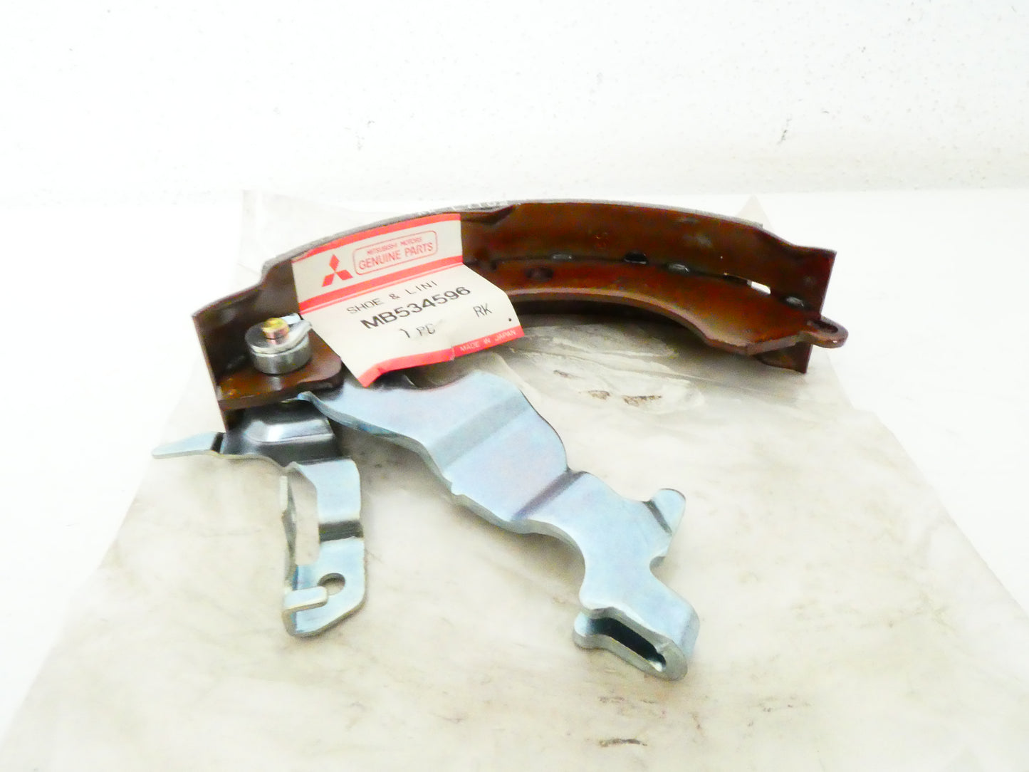 per auto mitsubishi ganascia freno sinistra  con meccanismo shoe brake left  lining lever mb534596