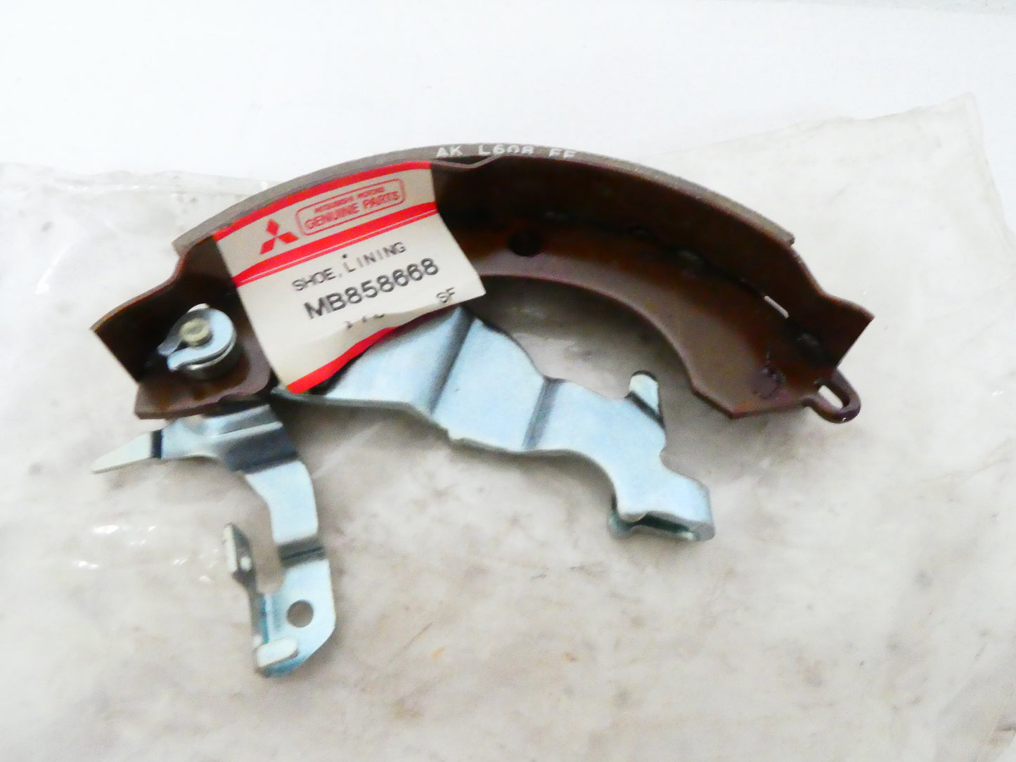per auto mitsubishi singola ganascia freno con meccanismo shoe brake  lining lever mb858668