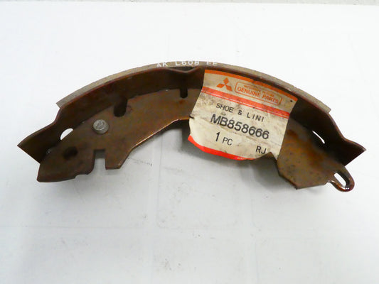 per auto mitsubishi singola ganascia freno  shoe brake  lining lever one mb858666