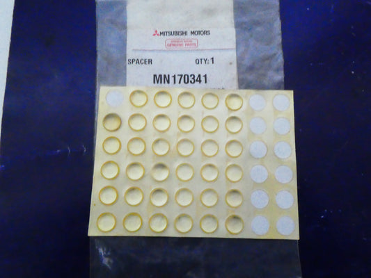 per auto mitsubishi colt 05 08 distanziali parabrezza vetro spacer windshield mn170341