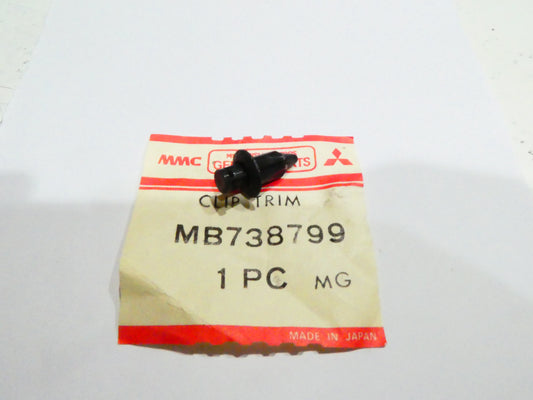 per auto mitsubishi clip portellone posteriore clip trim tail gate mb738799