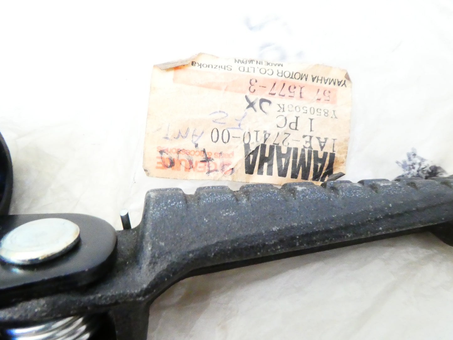 Per Yamaha moto fz 750 genesis pedana pilota anteriore sinistra footrest left motorcycle 1AE27410
