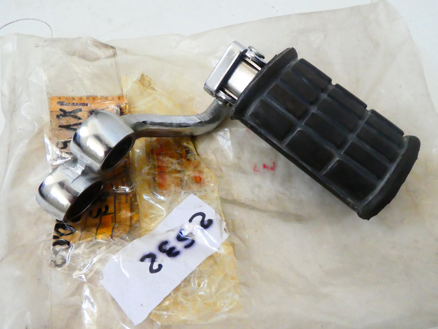 Per Yamaha xv 500 virago 26r staffa pedana destra front footrest bracket right moto 22U27420