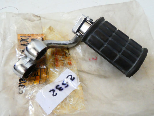 Per Yamaha xv 500 virago 26r staffa pedana destra front footrest bracket right moto 22U27420