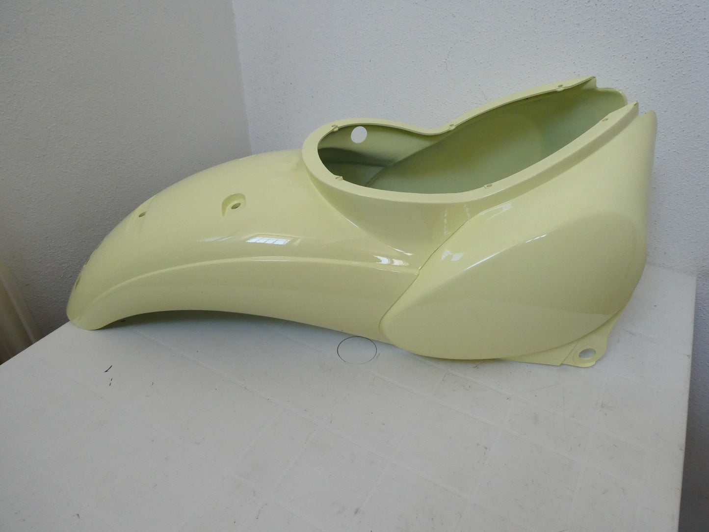 Per Aprilia Scarabeo 50 8238409 carena codone posteriore crema fairing rear scooter