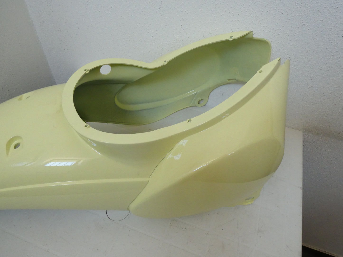 Per Aprilia Scarabeo 50 8238409 carena codone posteriore crema fairing rear scooter