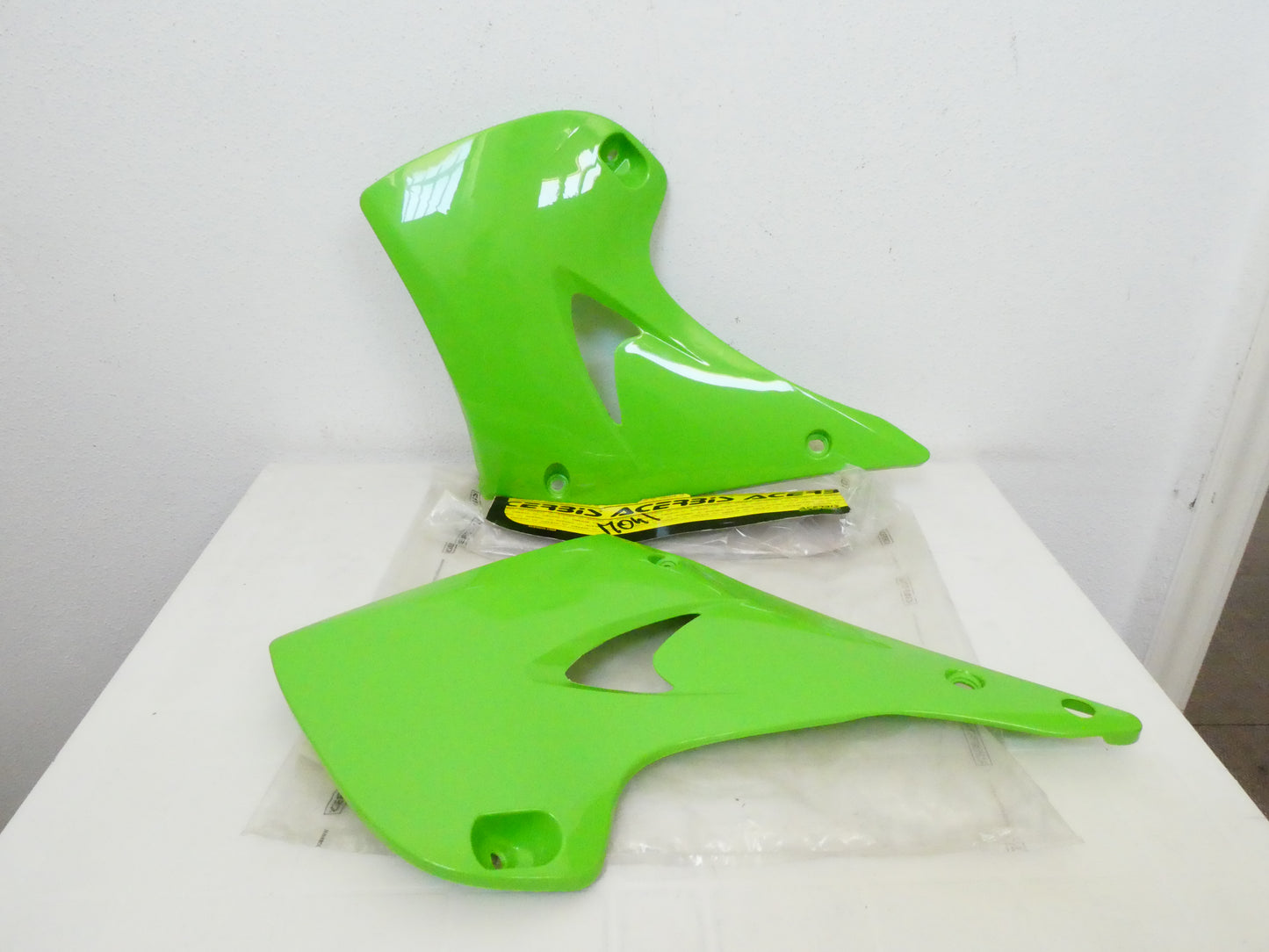 PER Kawasaki sm 250 supermotard 03 06 carena verde radiatore radiator scoops moto spoiler