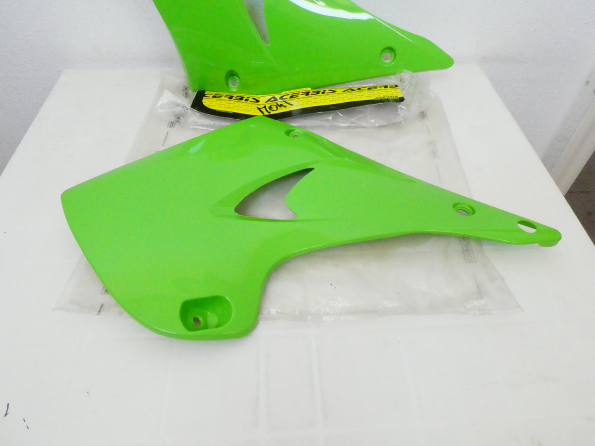 PER Kawasaki sm 250 supermotard 03 06 carena verde radiatore radiator scoops moto spoiler
