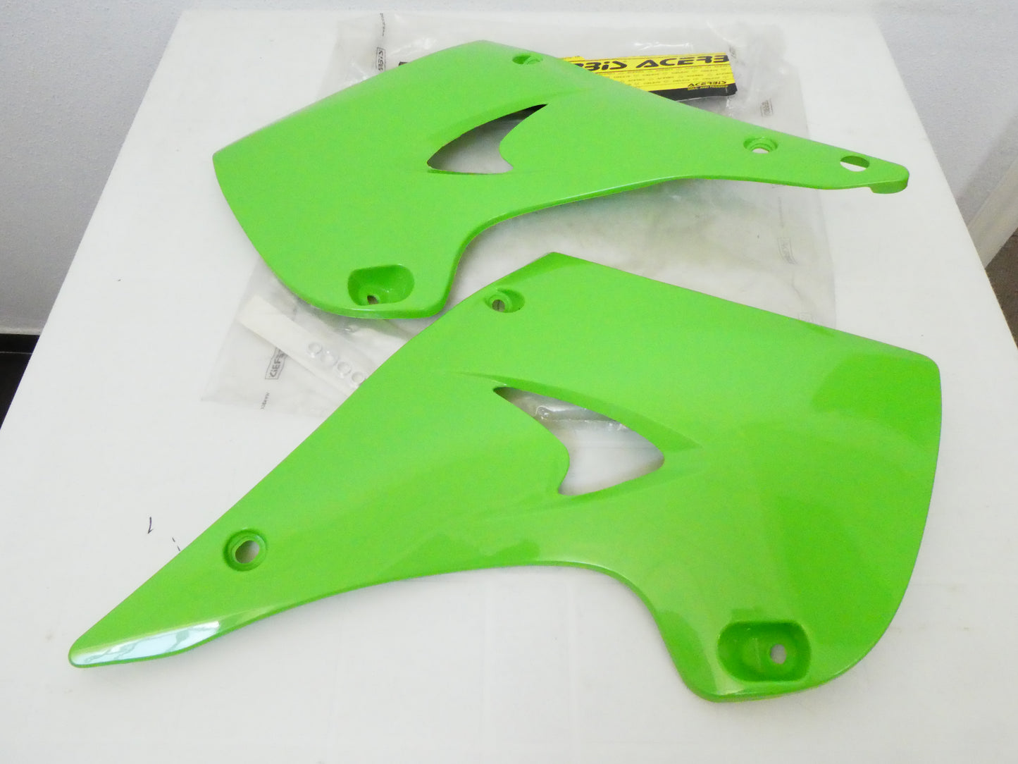 PER Kawasaki sm 250 supermotard 03 06 carena verde radiatore radiator scoops moto spoiler