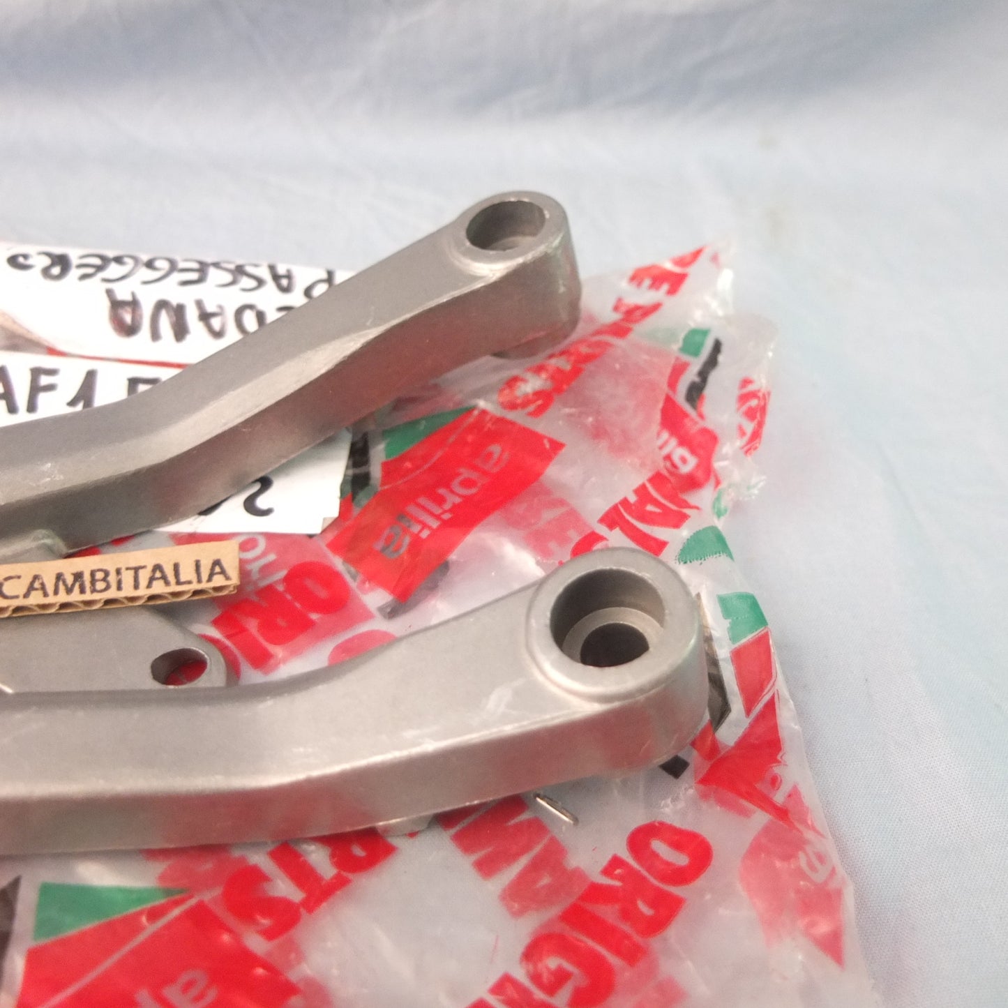 per aprilia af1 125 Futura 1990 1992 moto pedana staffa destra posteriore passeggero 8132994