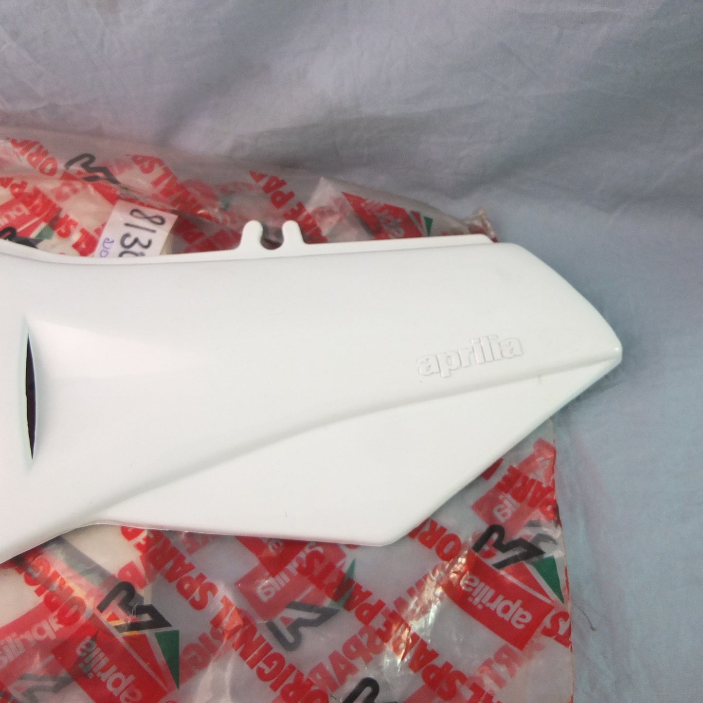 aprilia etx 350 1986 fianchetto carena destro bianco side panel fairing 8130109