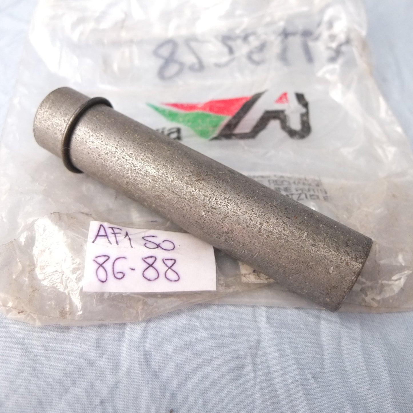 APRILIA AF1 50 af150 bussola perno asse distanziale guida ruota posteriore  8225147